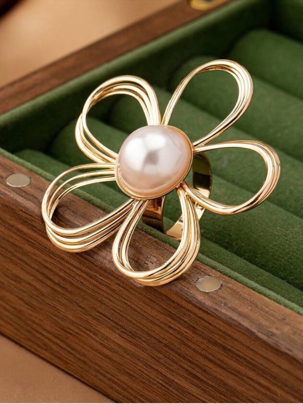 Gold Floral Pearl Statement Ring - Elegant Women's Jewelry - Picture 2 of 4